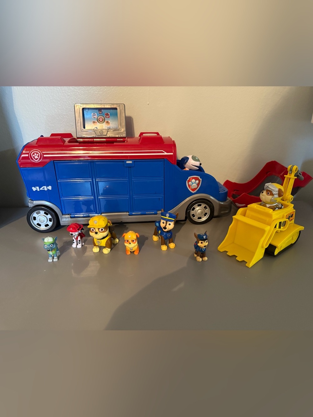 Paw Patrol Blue, Red & Yellow Rescue Truck Playset with Figures